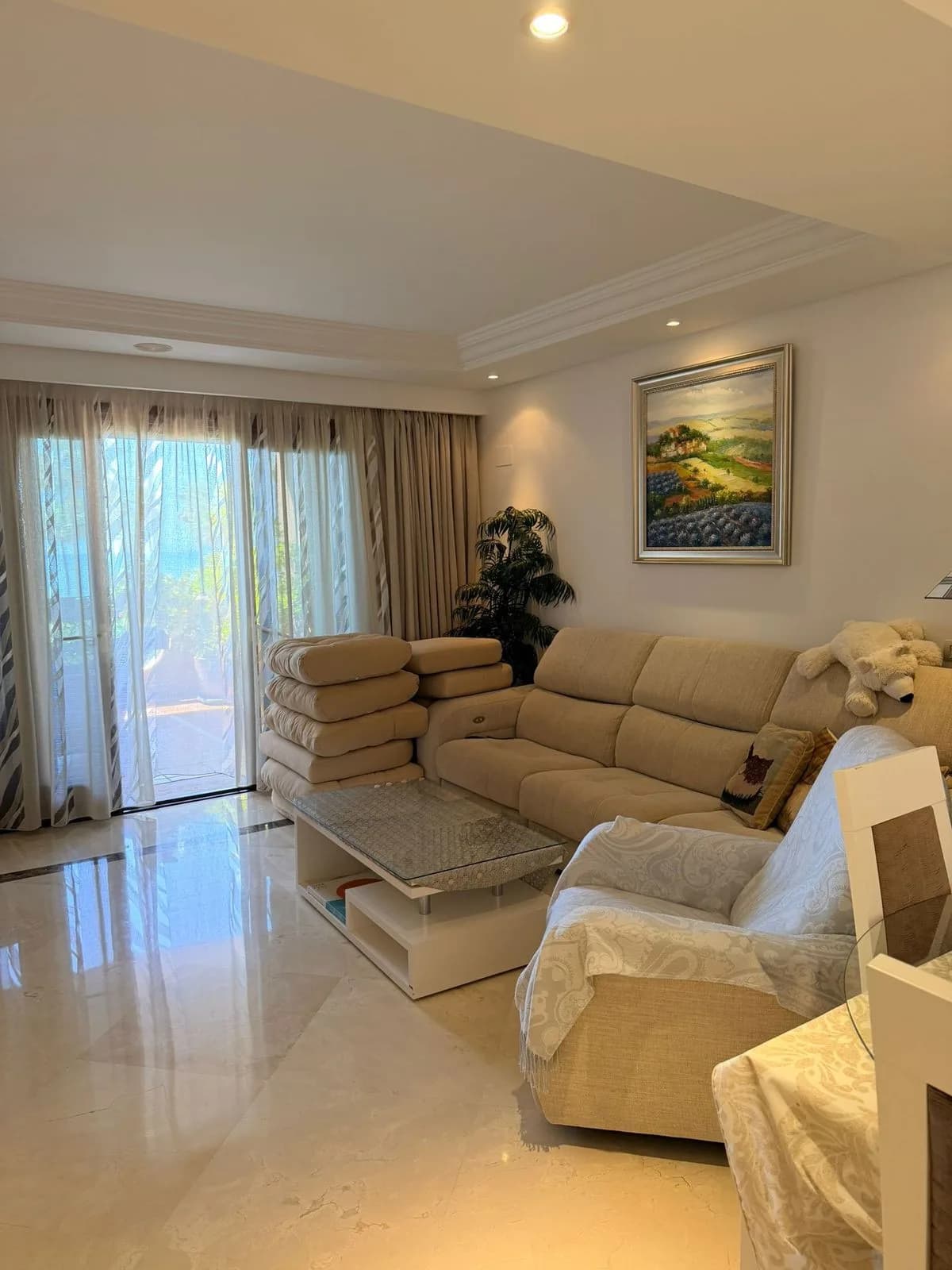 3 Bedroom Middle Floor Apartment for Sale in New Golden Mile, Málaga - Image 8