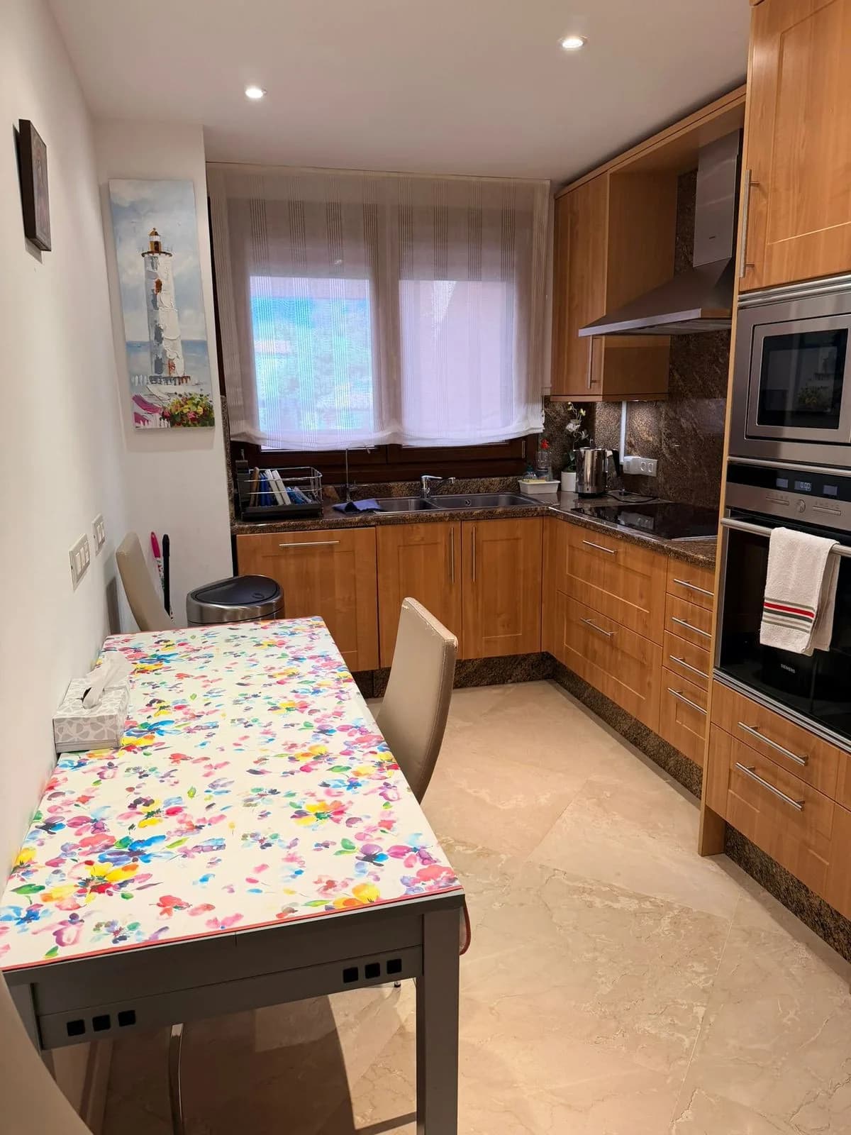 3 Bedroom Middle Floor Apartment for Sale in New Golden Mile, Málaga - Image 9