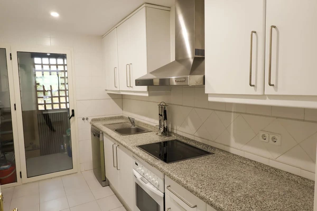 2 Bedroom Ground Floor Apartment for Sale in Los Arqueros, Málaga - Image 7