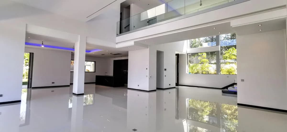 6 Bedroom Detached Villa for Sale in Guadalmina Baja, Málaga - Image 8