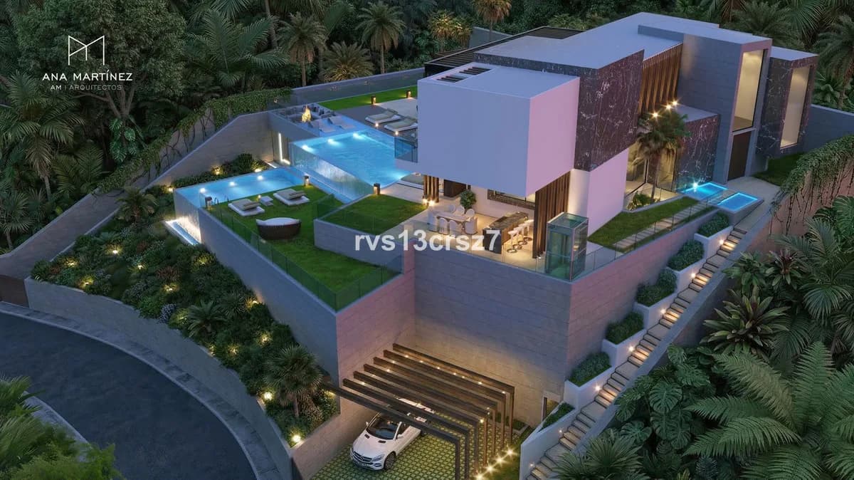 7 Bedroom Detached Villa for Sale in Elviria, Málaga - Image 5