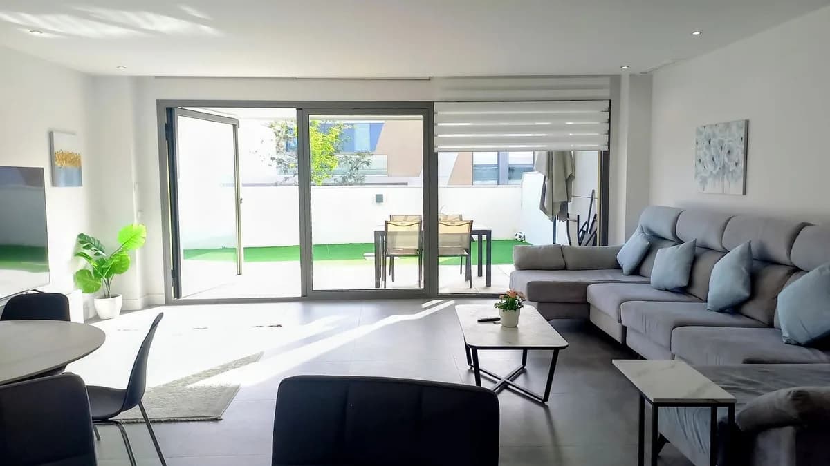3 Bedroom Townhouse for Sale in El Chaparral, Málaga - Image 8