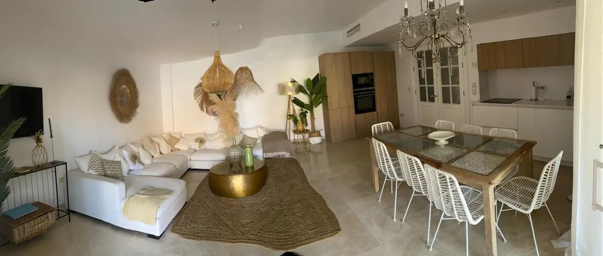 4 Bedroom Duplex for Sale in Sotogrande, Cádiz - Image 3