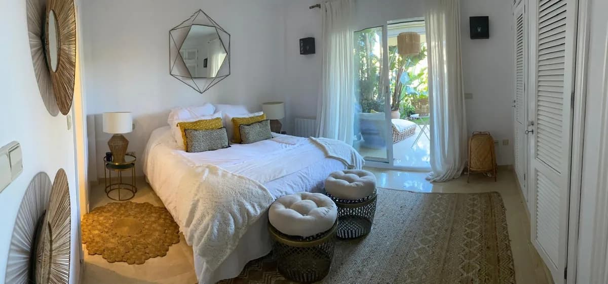 4 Bedroom Duplex for Sale in Sotogrande, Cádiz - Image 9