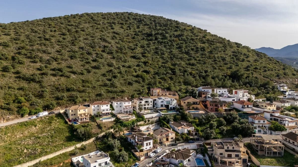 5 Bedroom Detached Villa for Sale in Coín, Málaga