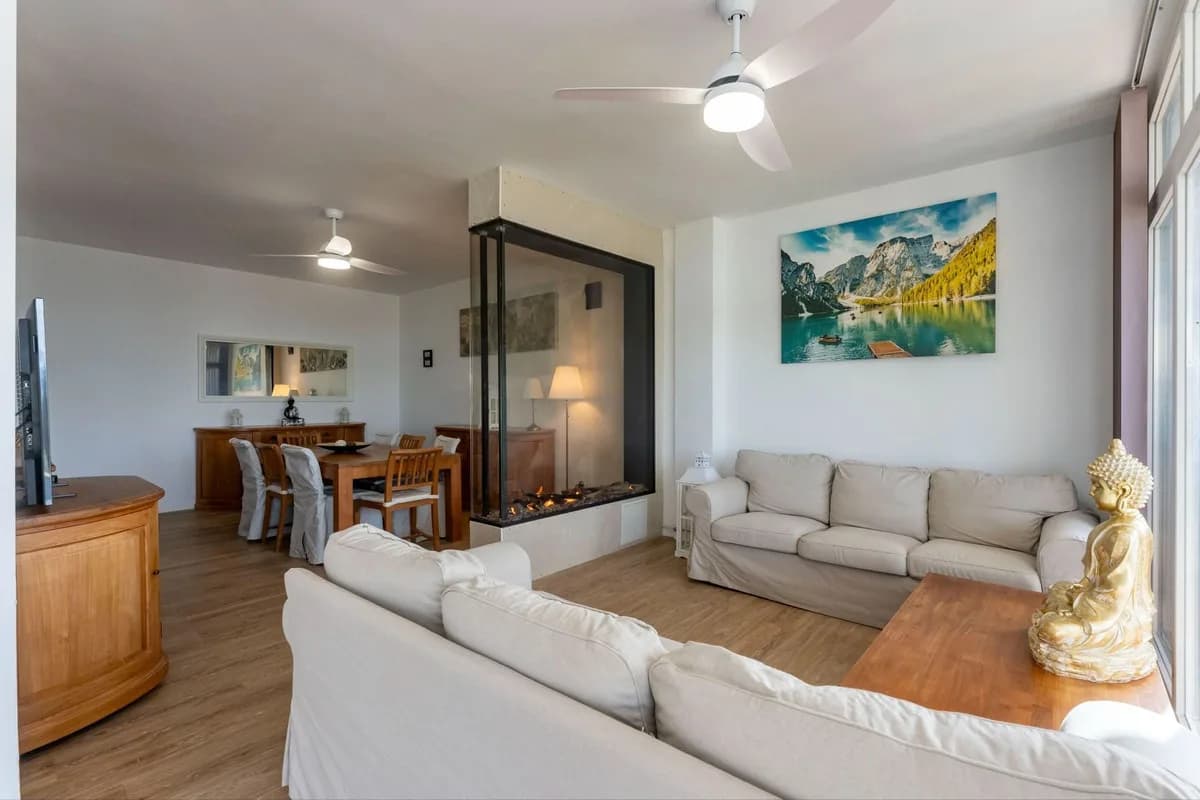5 Bedroom Detached Villa for Sale in Coín, Málaga - Image 4