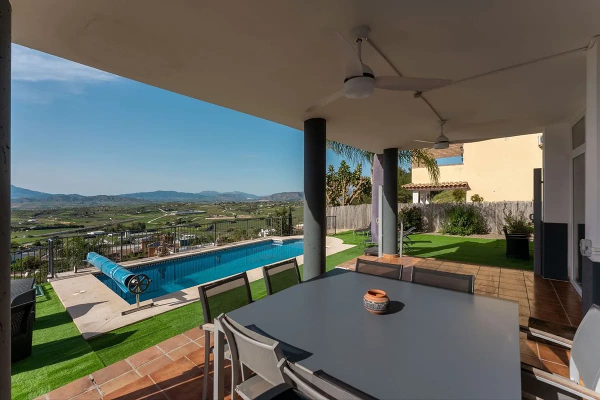 5 Bedroom Detached Villa for Sale in Coín, Málaga - Image 9