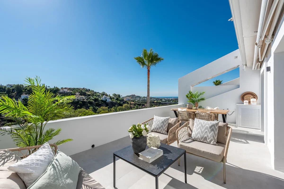 3 Bedroom Middle Floor Apartment for Sale in La Quinta, Málaga