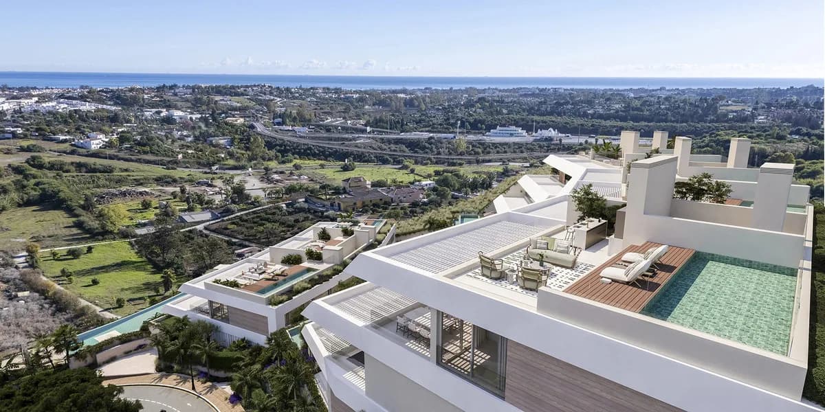 3 Bedroom Middle Floor Apartment for Sale in Benahavís, Málaga - Image 3