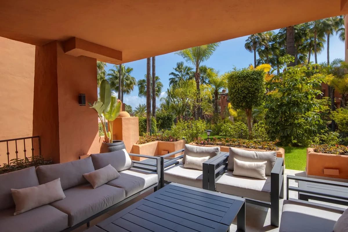 3 Bedroom Ground Floor Apartment for Sale in Puerto Banús, Málaga - Image 7