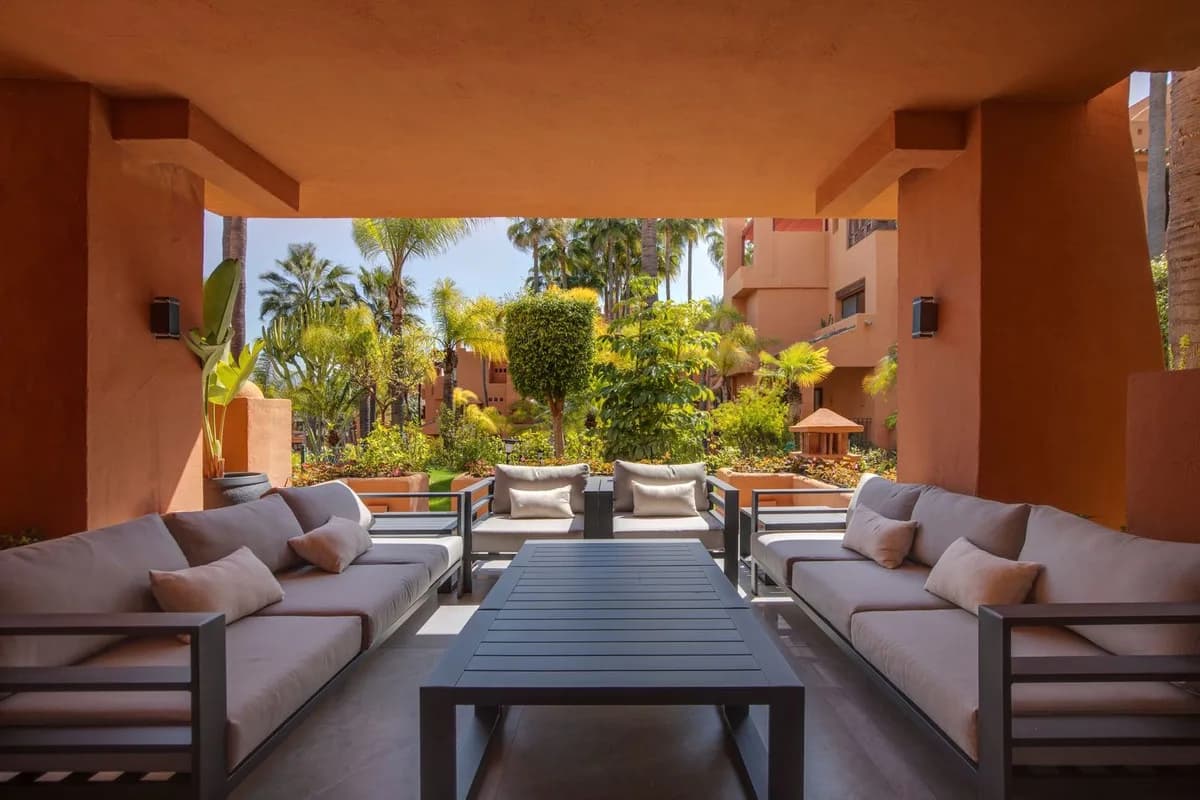 3 Bedroom Ground Floor Apartment for Sale in Puerto Banús, Málaga - Image 8