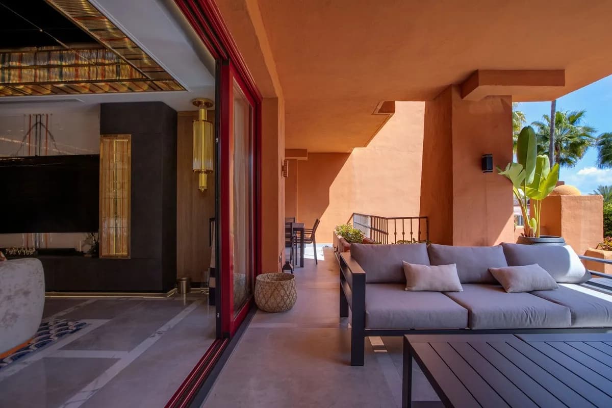 3 Bedroom Ground Floor Apartment for Sale in Puerto Banús, Málaga - Image 9