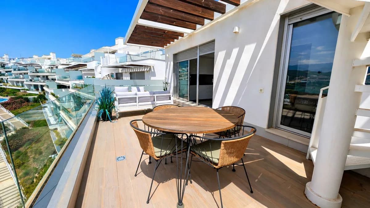 2 Bedroom Penthouse Duplex for Sale in Cancelada, Málaga - Image 4