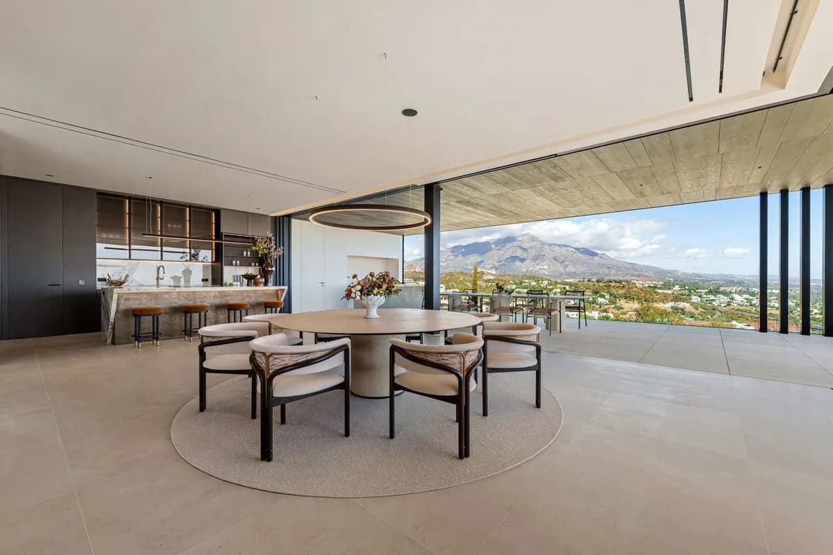 8 Bedroom Detached Villa for Sale in Benahavís, Málaga - Image 5