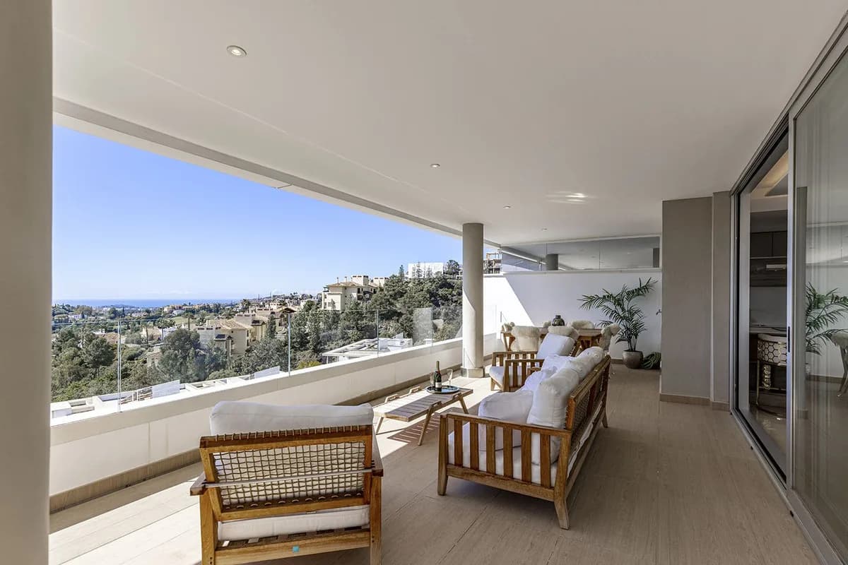 3 Bedroom Penthouse Duplex for Sale in Benahavís, Málaga - Image 3