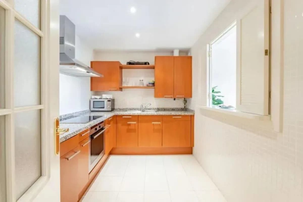 1 Bedroom Middle Floor Apartment for Sale in Marbella, Málaga - Image 6