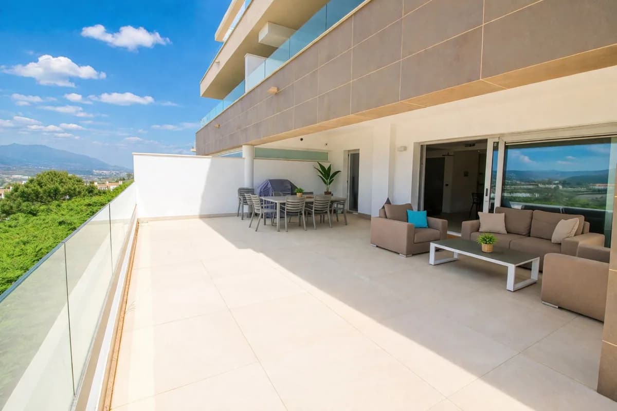 3 Bedroom Ground Floor Apartment for Sale in La Cala Golf, Málaga - Image 4
