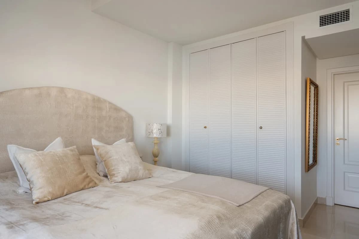3 Bedroom Penthouse Duplex for Sale in Benalmadena, Málaga - Image 9
