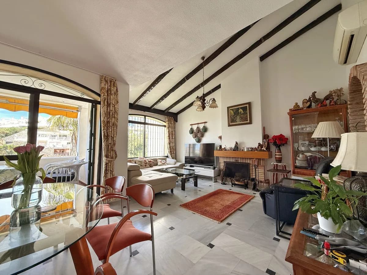 4 Bedroom Townhouse for Sale in Calahonda, Málaga - Image 4