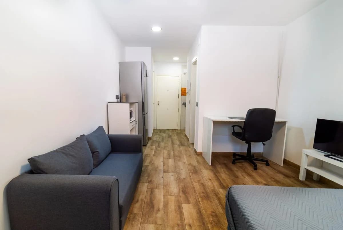 Ground Floor Studio for Sale in Torremolinos, Málaga - Image 7