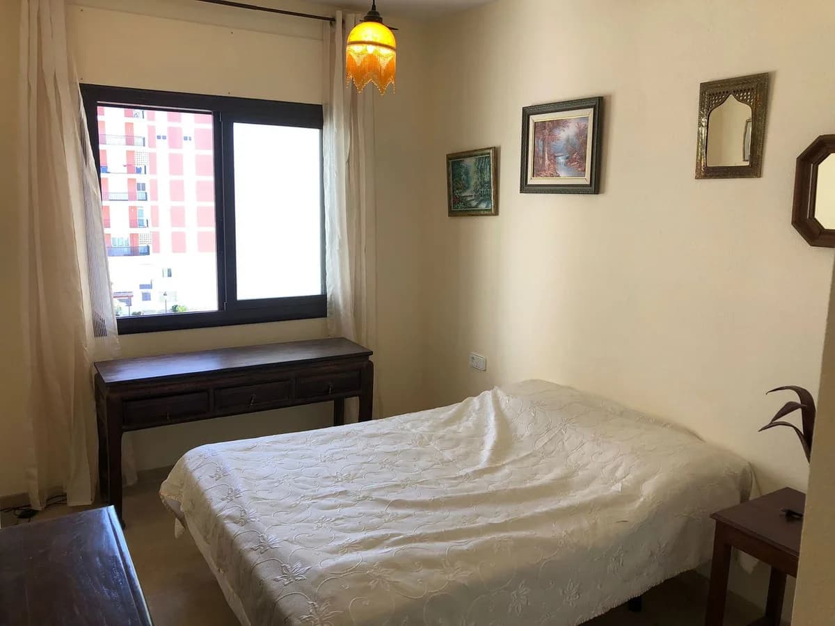 3 Bedroom Middle Floor Apartment for Sale in La Duquesa, Málaga - Image 7