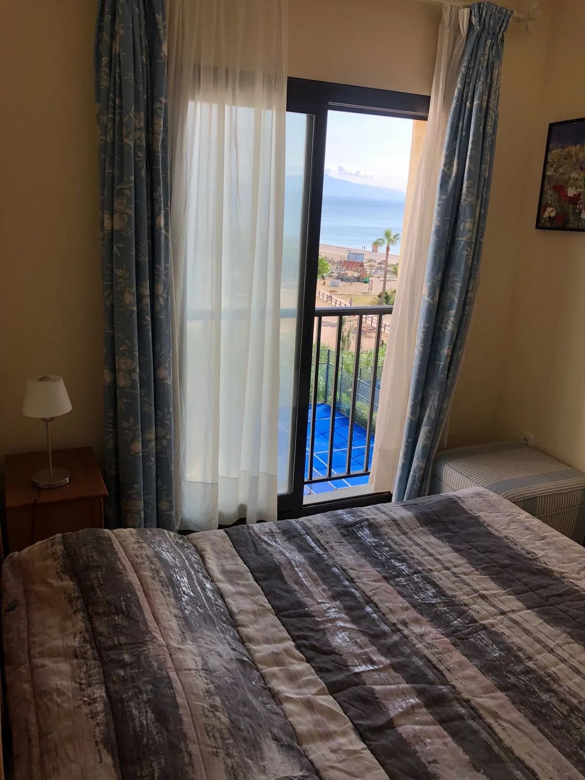 3 Bedroom Middle Floor Apartment for Sale in La Duquesa, Málaga - Image 9