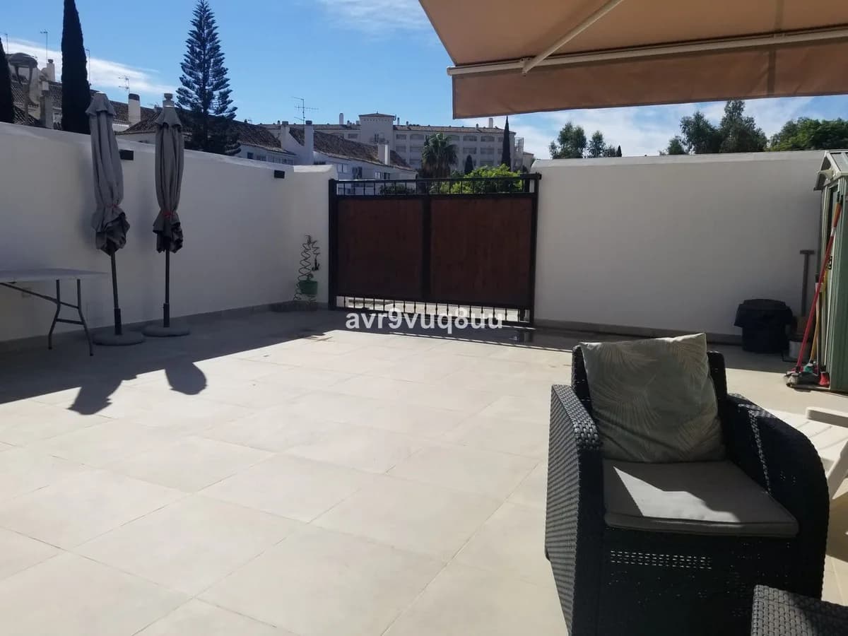 2 Bedroom Ground Floor Apartment for Sale in Mijas Golf, Málaga - Image 4