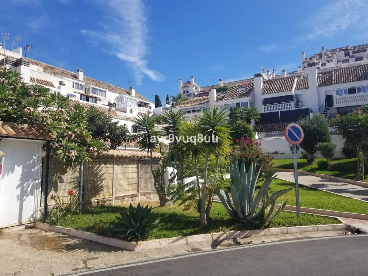 2 Bedroom Ground Floor Apartment for Sale in Mijas Golf, Málaga - Image 6