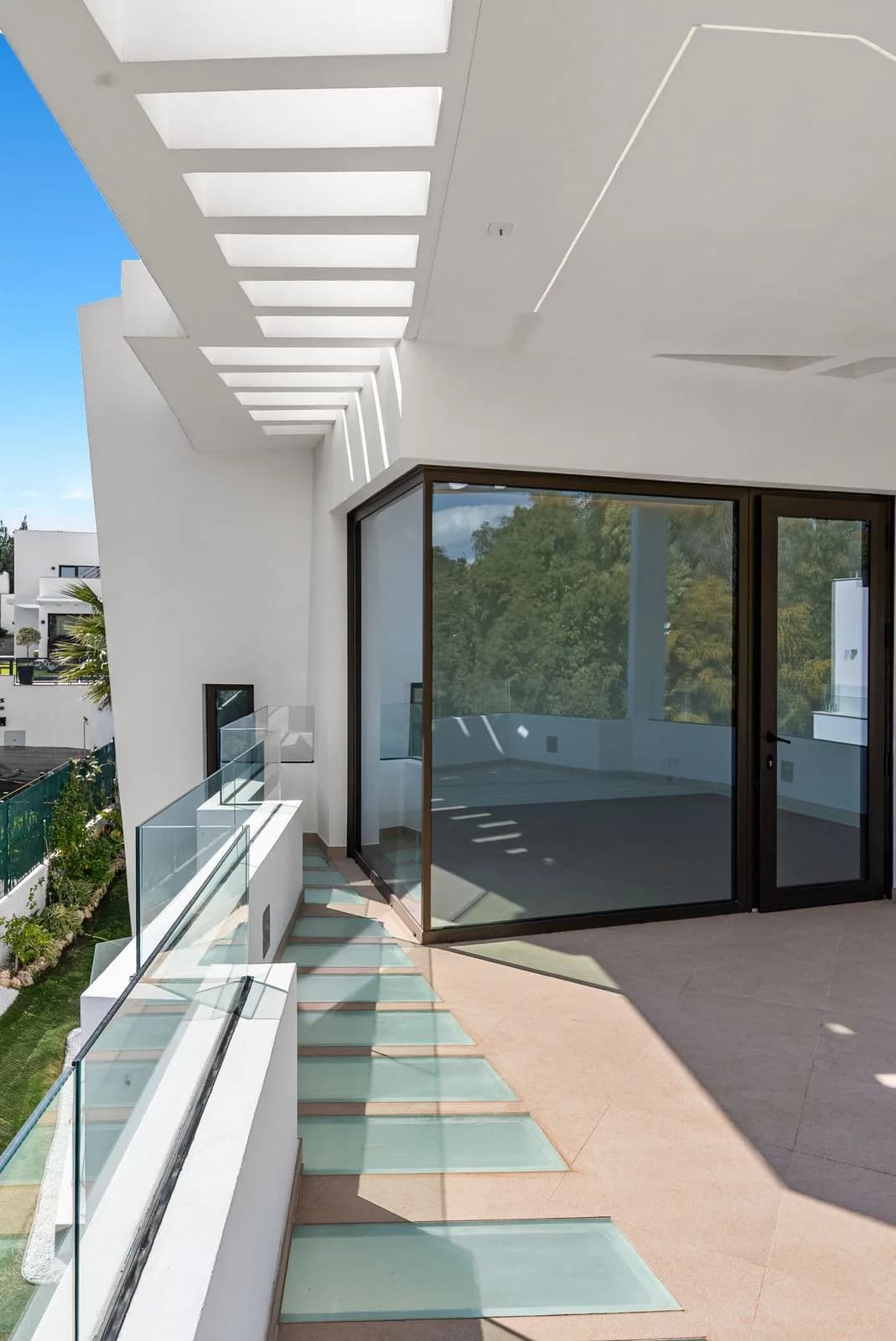 4 Bedroom Detached Villa for Sale in Atalaya, Málaga - Image 5