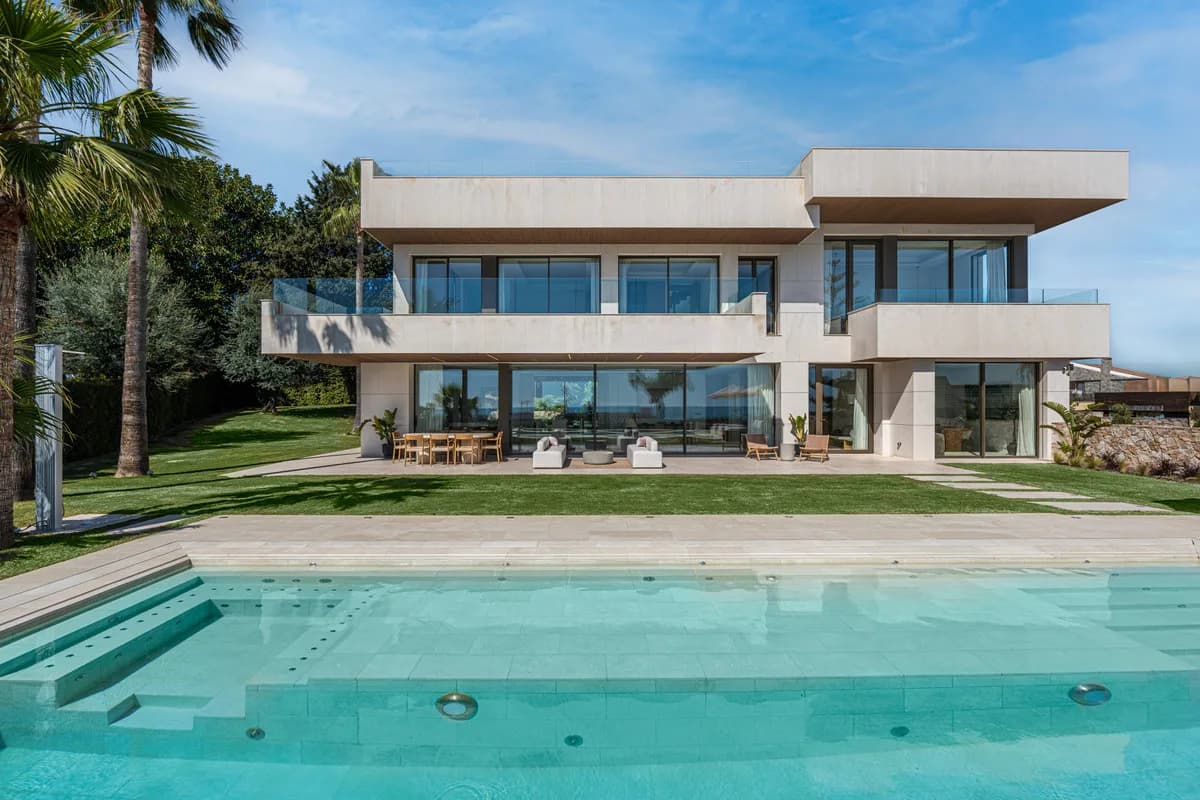5 Bedroom Detached Villa for Sale in Churriana, Málaga