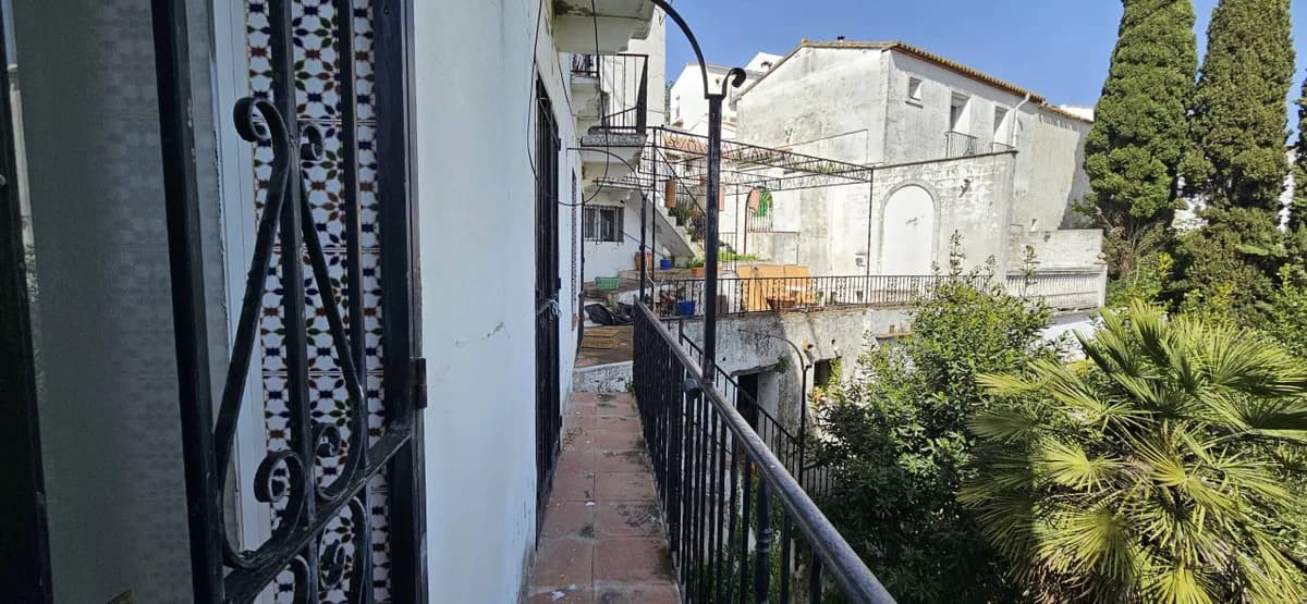 5 Bedroom Detached Villa for Sale in Gaucín, Málaga - Image 2