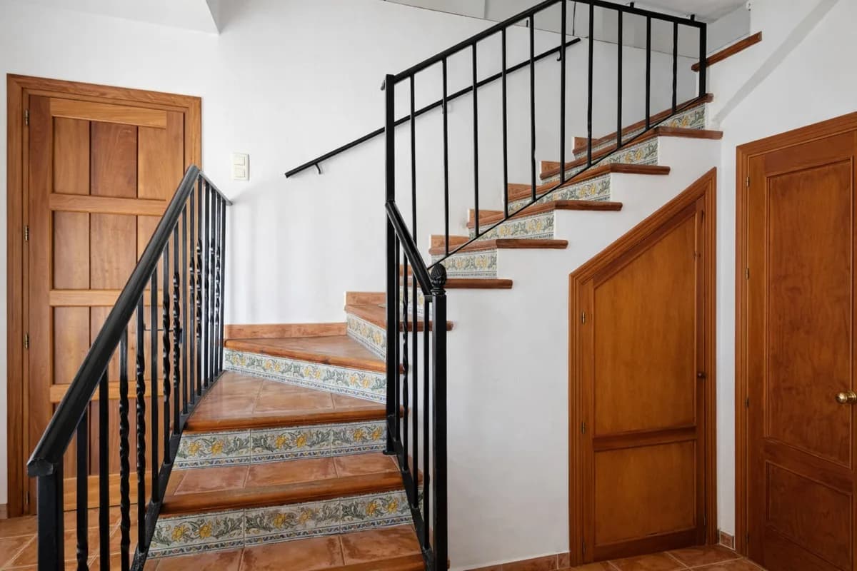 5 Bedroom Detached Villa for Sale in Gaucín, Málaga - Image 4