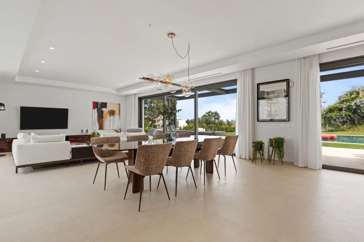 6 Bedroom Detached Villa for Sale in Benahavís, Málaga - Image 6