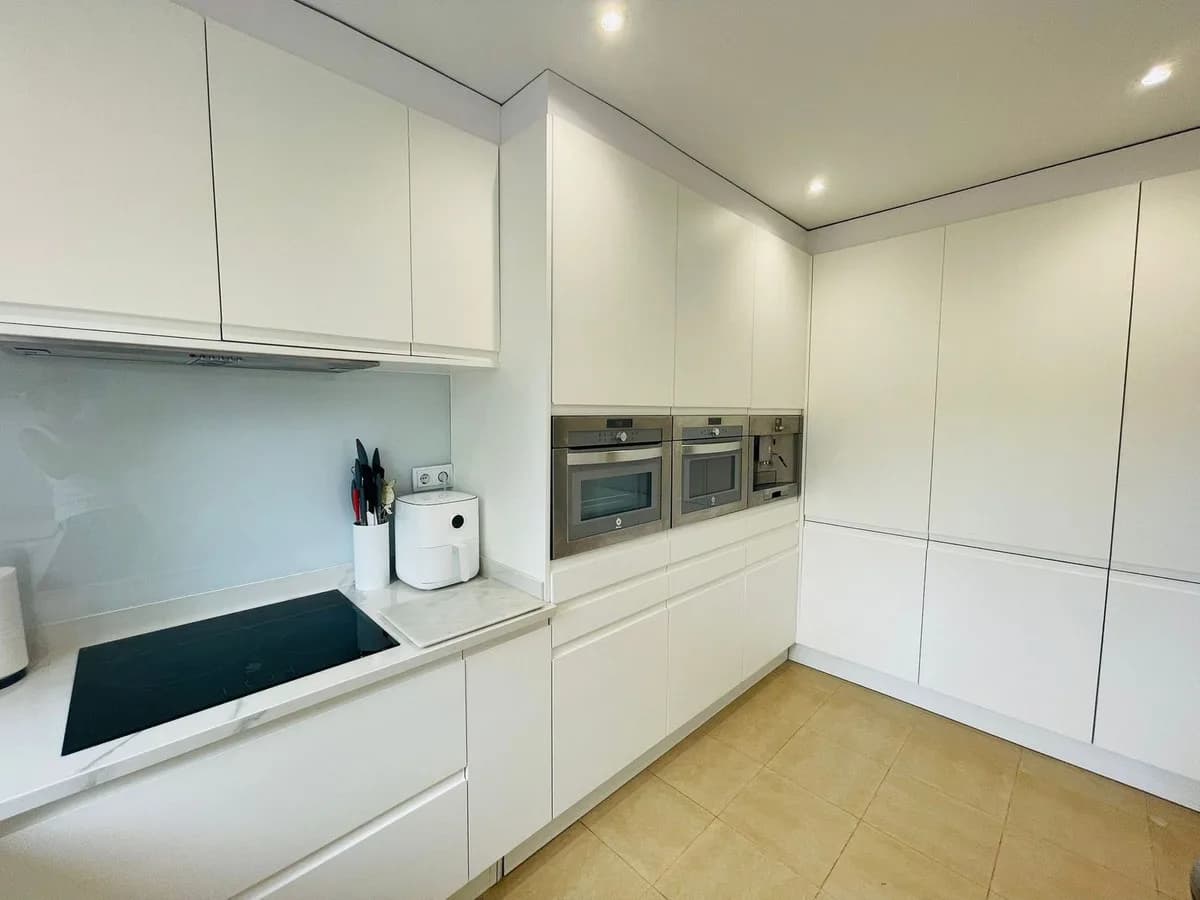 5 Bedroom Townhouse for Sale in Los Monteros, Málaga - Image 2