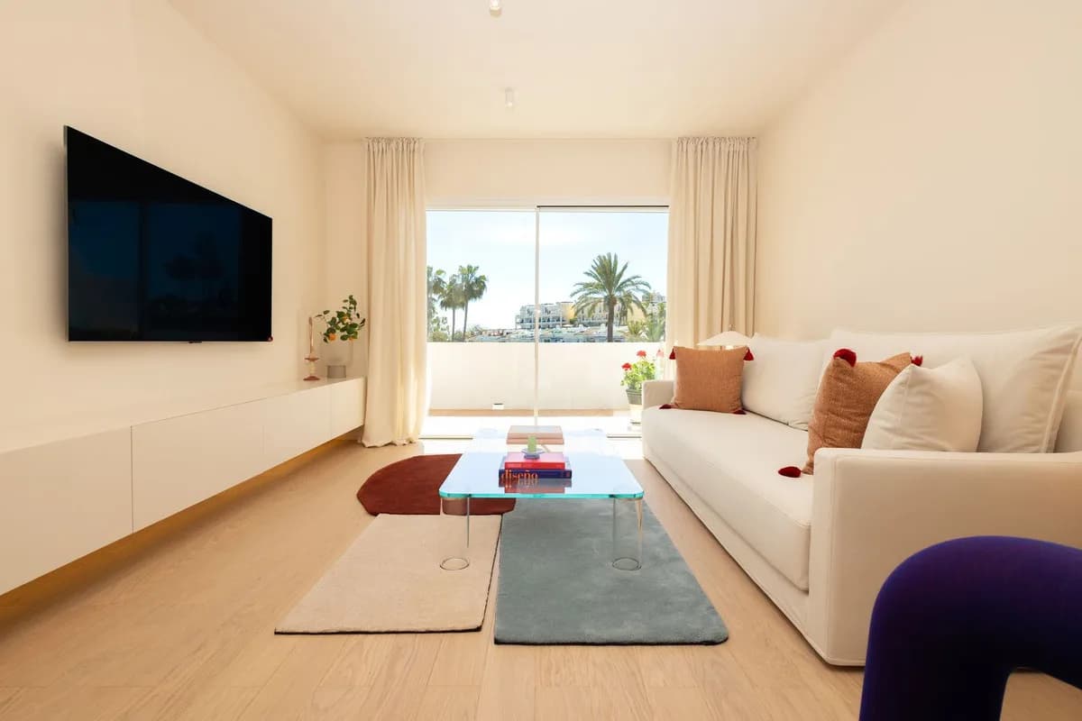 2 Bedroom Penthouse Duplex for Sale in Nueva Andalucía, Málaga - Image 2