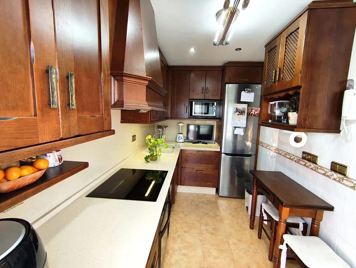 4 Bedroom Penthouse for Sale in Estepona, Málaga - Image 7