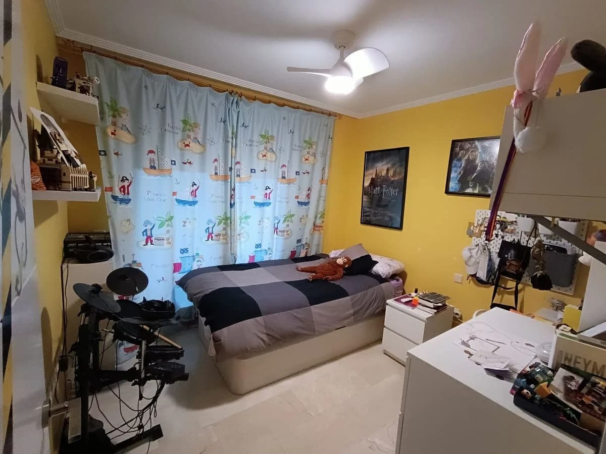3 Bedroom Ground Floor Apartment for Sale in Estepona, Málaga - Image 4