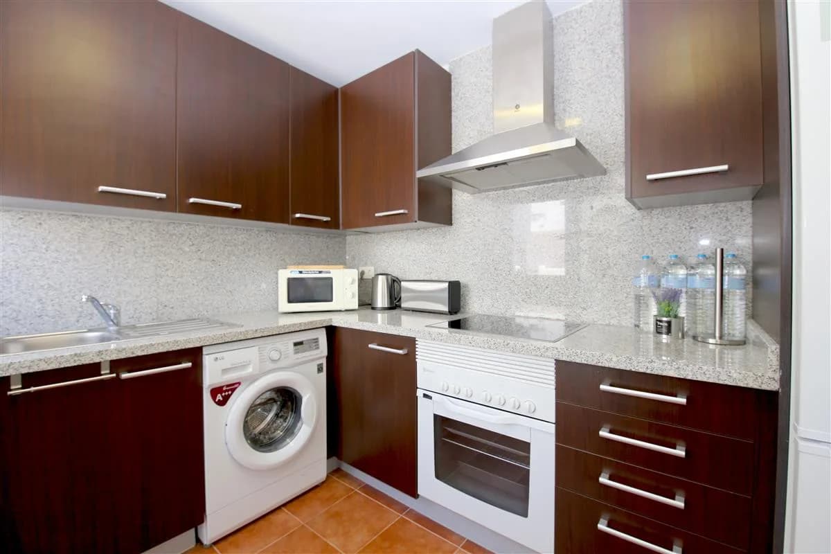 2 Bedroom Penthouse for Sale in Estepona, Málaga - Image 5
