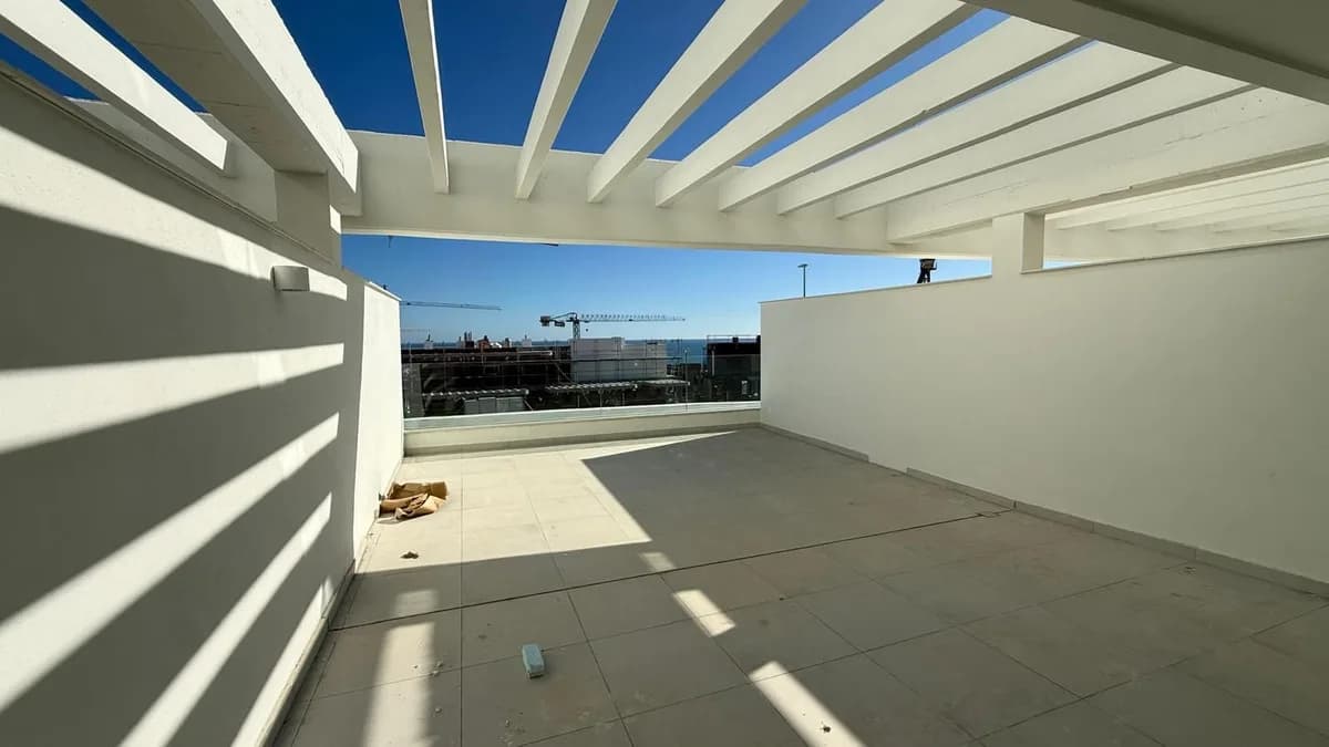 1 Bedroom Middle Floor Apartment for Sale in La Cala de Mijas, Málaga - Image 2