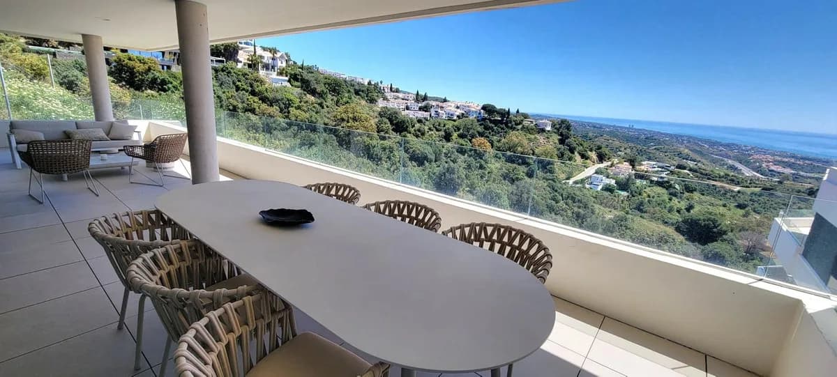 2 Bedroom Penthouse for Sale in Altos de los Monteros, Málaga