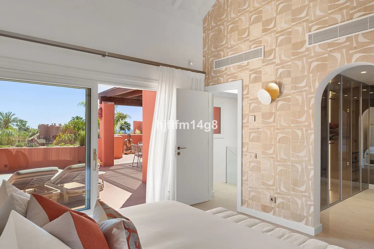 3 Bedroom Penthouse Duplex for Sale in Estepona, Málaga - Image 9