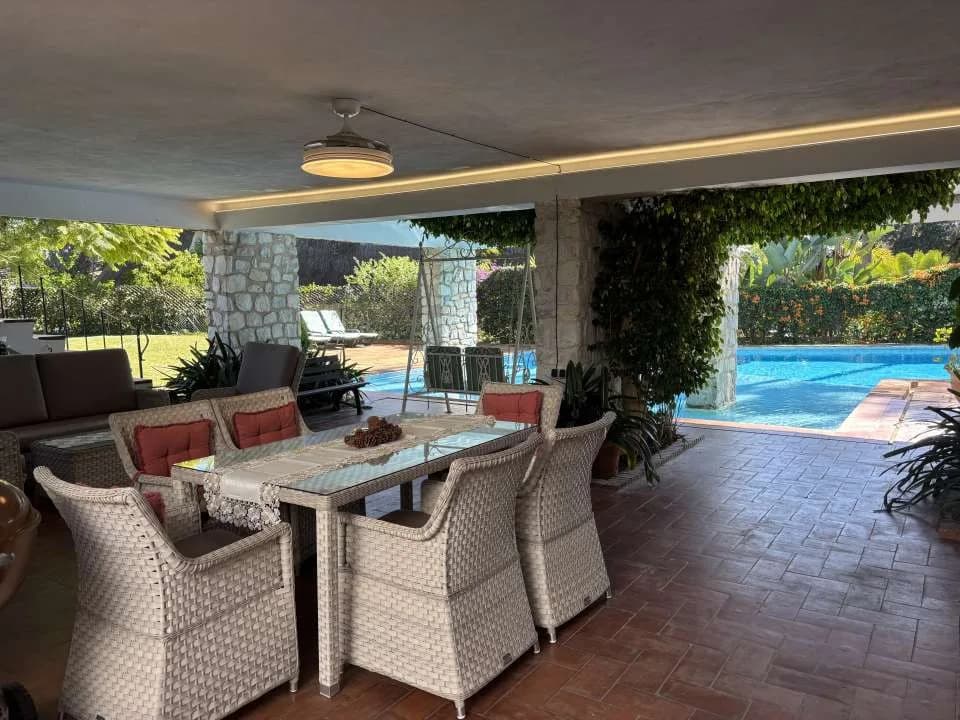 4 Bedroom Detached Villa for Sale in Marbella, Málaga - Image 4