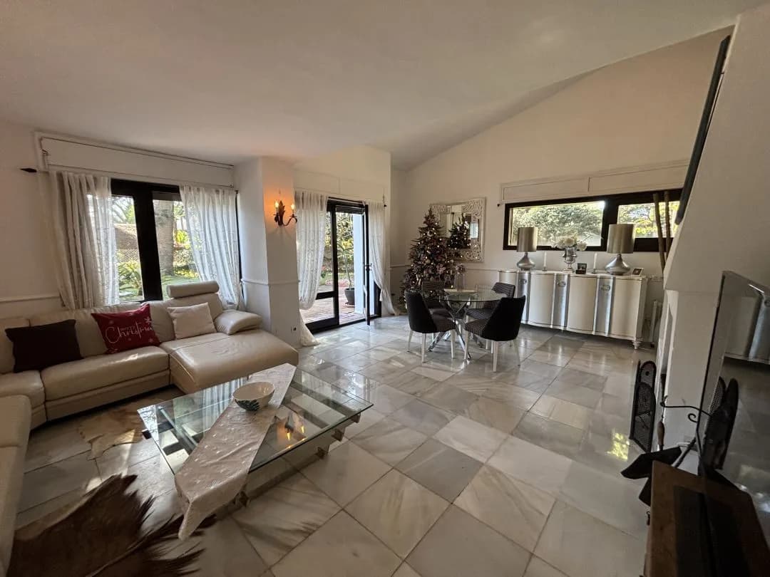 4 Bedroom Detached Villa for Sale in Marbella, Málaga - Image 7