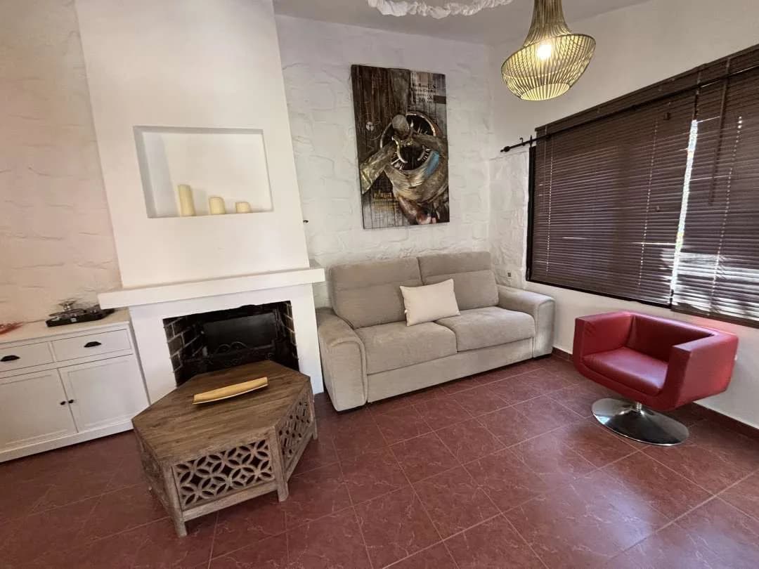 4 Bedroom Detached Villa for Sale in Marbella, Málaga - Image 8