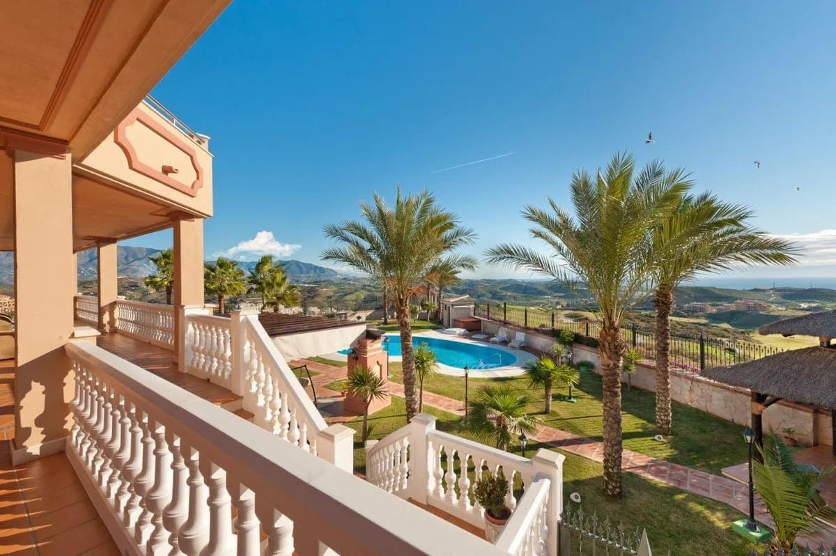 7 Bedroom Detached Villa for Sale in Mijas, Málaga - Image 4