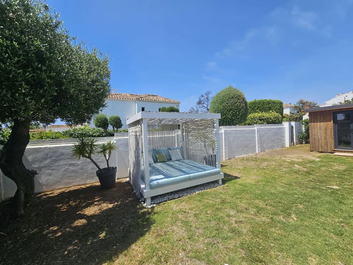 3 Bedroom Detached Villa for Sale in Calypso, Málaga - Image 3