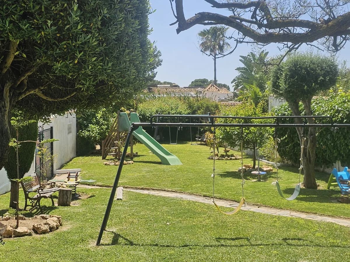 3 Bedroom Detached Villa for Sale in Calypso, Málaga - Image 9