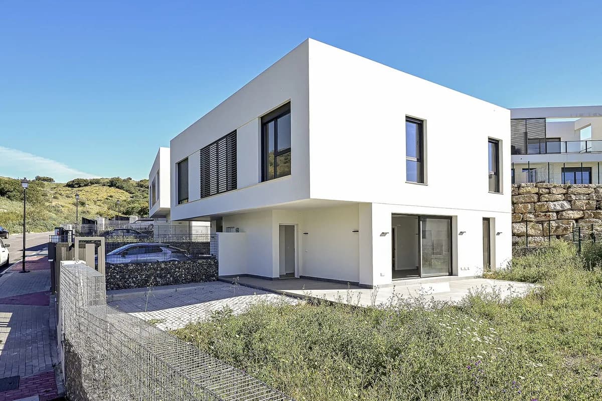 3 Bedroom Detached Villa for Sale in Mijas Costa, Málaga - Image 6