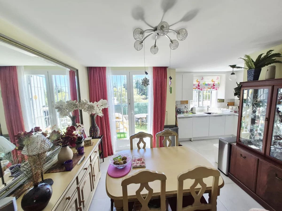 2 Bedroom Townhouse for Sale in La Cala de Mijas, Málaga - Image 7