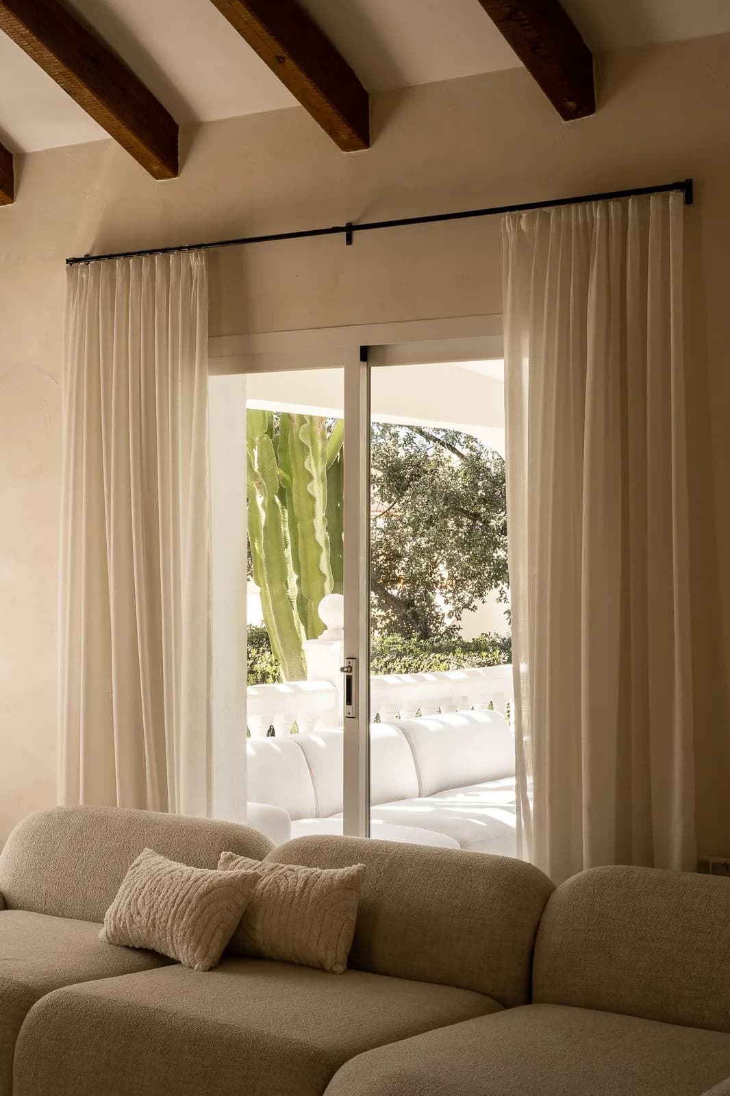 7 Bedroom Detached Villa for Sale in El Rosario, Málaga - Image 5